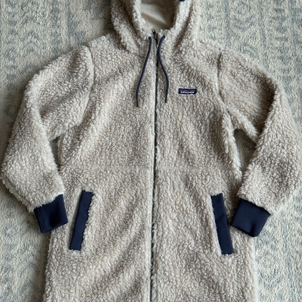 Patagonia Cream Sherpa Fleece Jacket. Patagonia dusty mesa parka.